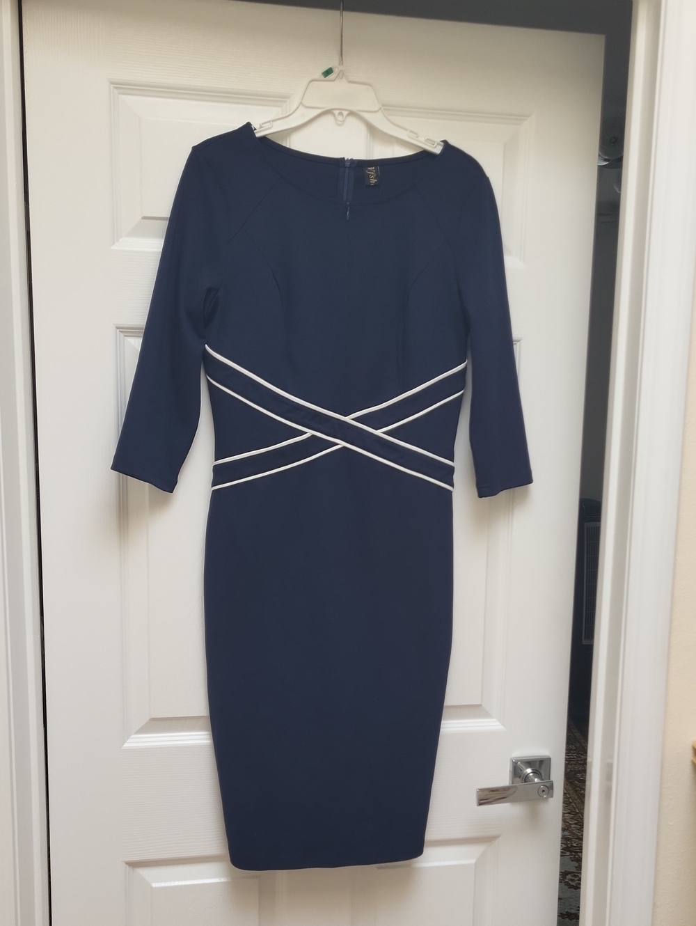 Elegant Navy Long-Sleeve Sheath Dress with White Contrast Trim